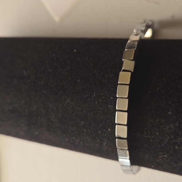 Hand Crafted Jewelry - Hemitate Square Little Gemstones. B020
